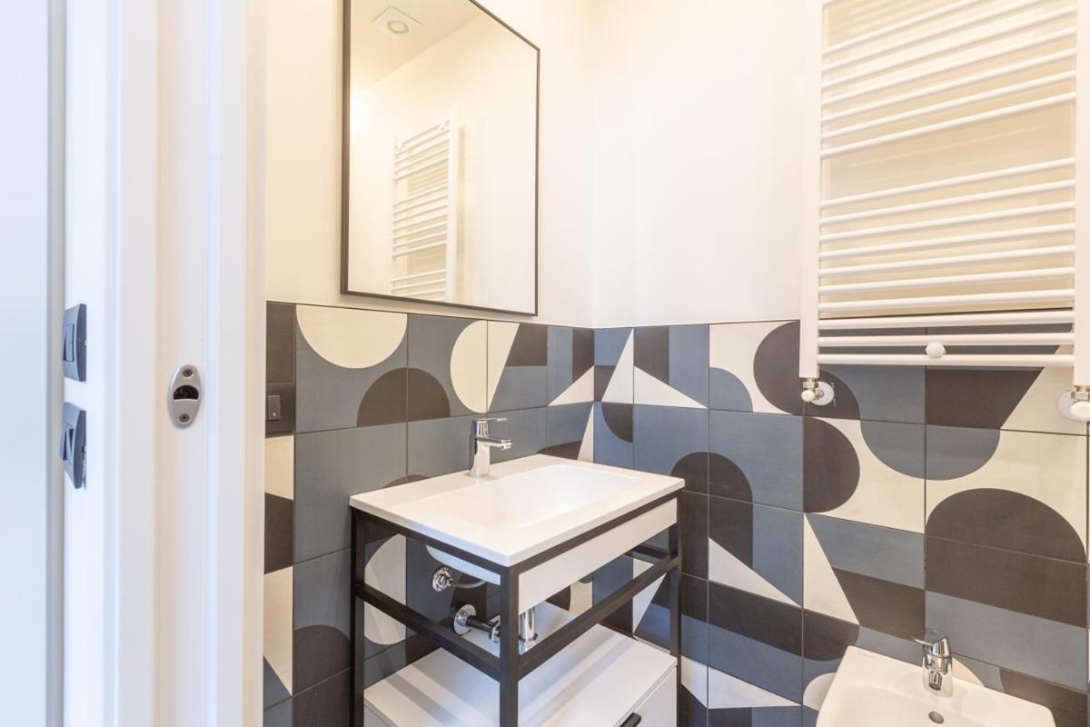 3fo6 -navigli-duomo - Luxury Modern Apartamento